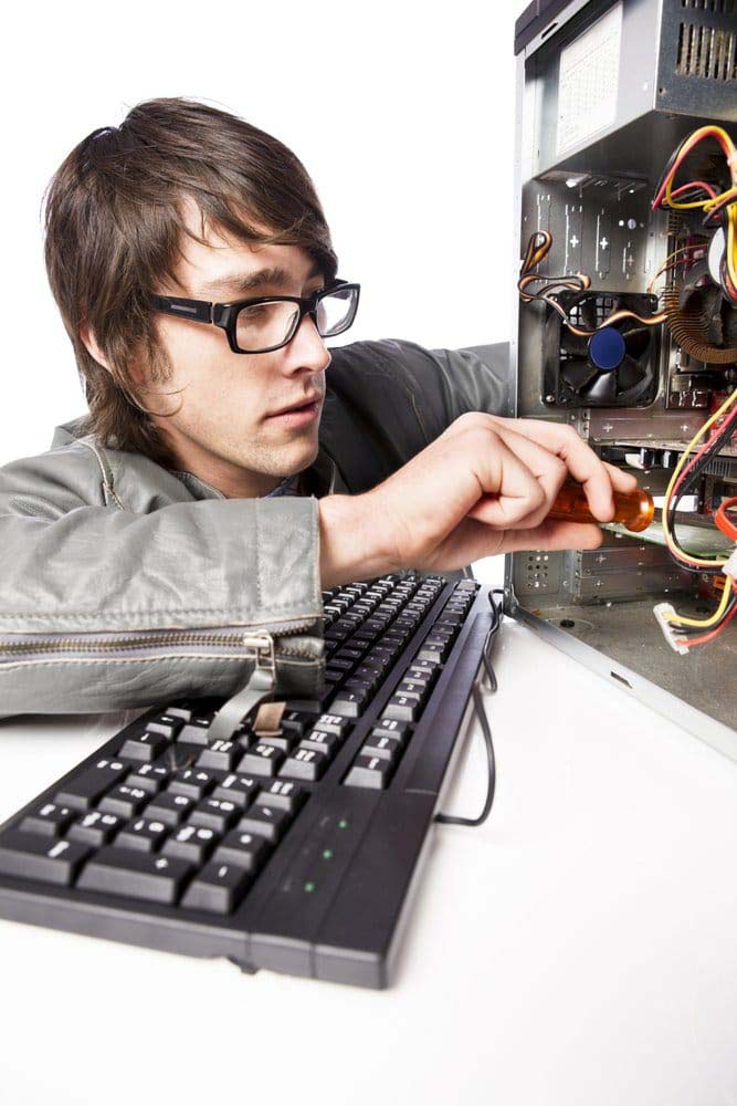 Мастер по ремонту компьютеров в Горелово